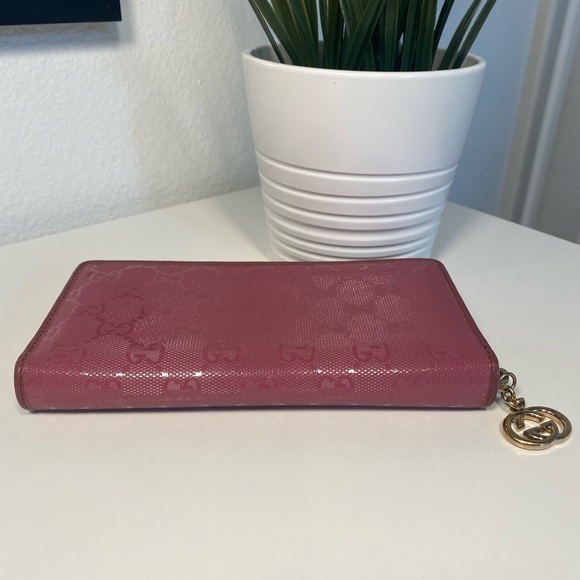 EUC GUCCI Imprimé Zip Wallet With GG Icon Charm Zipper Pull - Picture 9 of 10